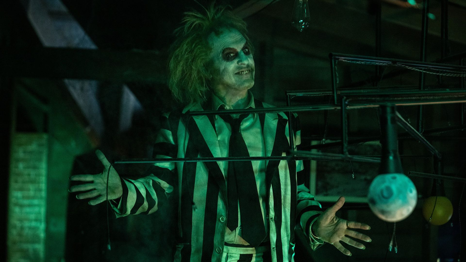 Beetlejuice, Beetlejuice: nostalgia, estranheza e a irreverência de Tim Burton