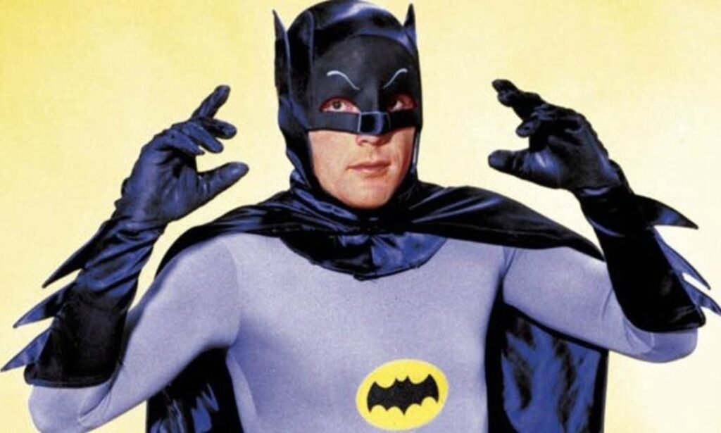 Adam West como Batman em Adam West 'Batman' e 'Batman - O Homem Morcego' (1966)