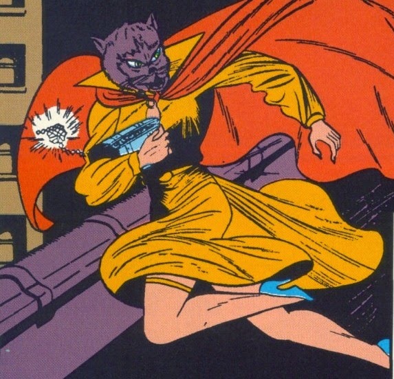 O primeiro uniforme da Mulher-Gato em Batman 03.