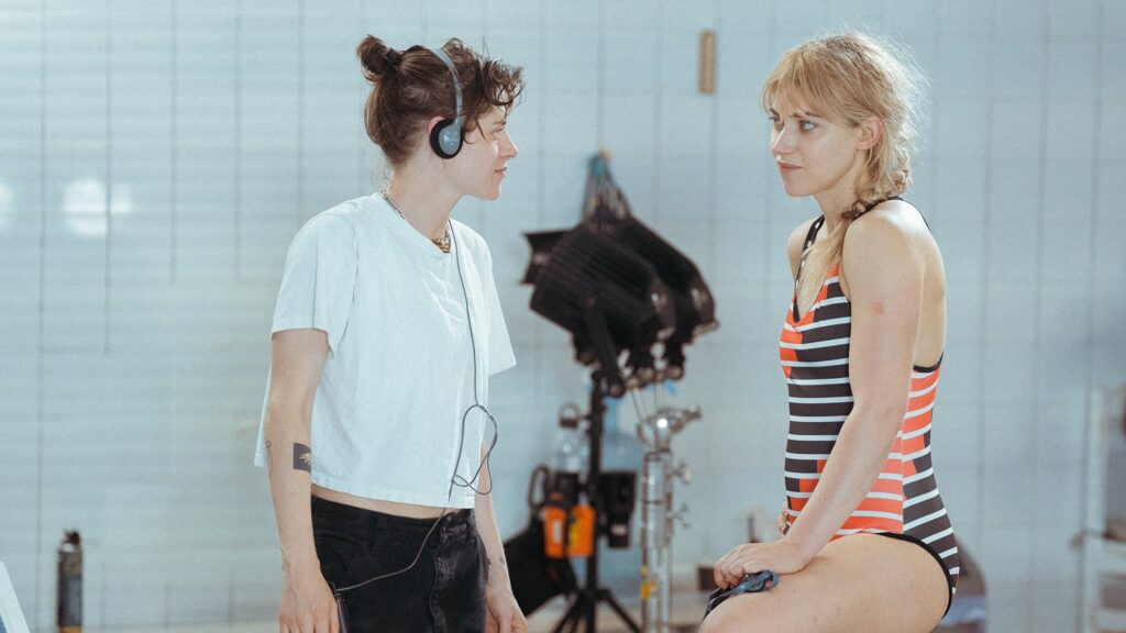 Kristen Stewart e Imogen Poots em 'A Cronologia da Água'